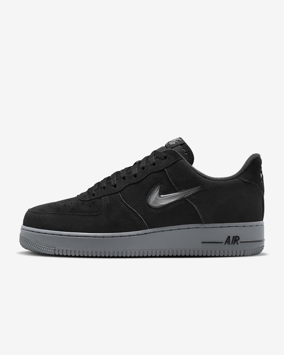 Chaussure Nike Air Force 1 pour homme. Nike CH